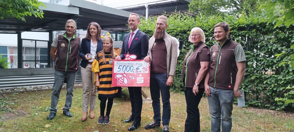 Spendenübergabe Sparkassen-Bienen Sparkasse Amberg-Sulzbach 2023